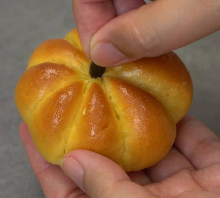How To Make Soft Pumpkin Dinner Rolls