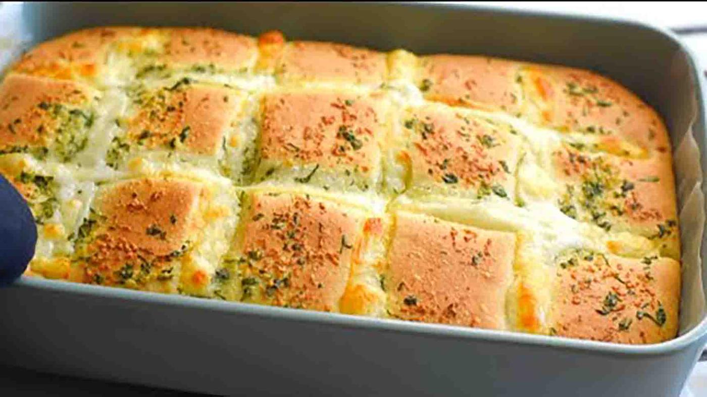 Cheesy Garlic Bread in 4 Easy Steps Recipe