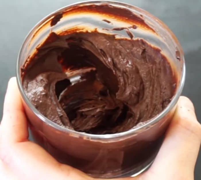 Easy To Make Vanilla And Chocolate Ice Cream