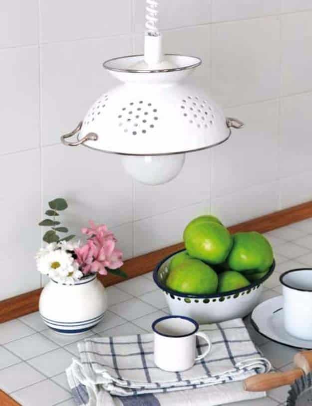 DIY Lighting Ideas and Cool DIY Light Projects for the Home. Chandeliers, lamps, awesome pendants and creative hanging fixtures, complete with tutorials with instructions | DIY Pen