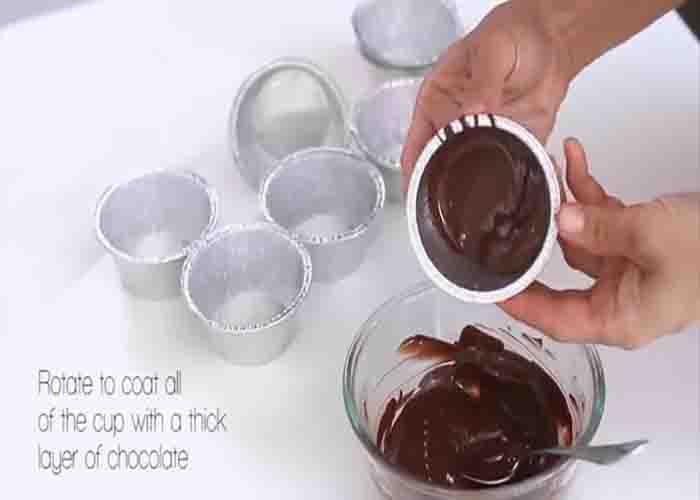Making a chocolate cup from scratch