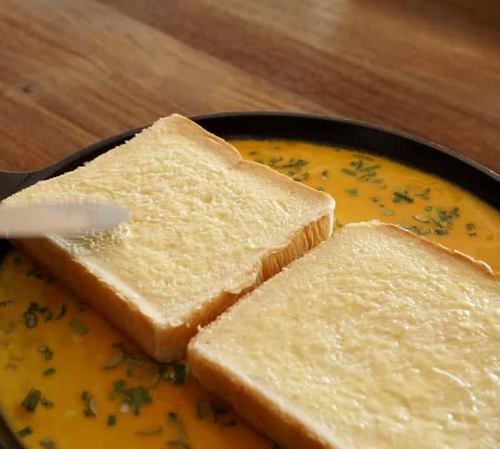 One Pan Breakfast Egg Ham Toast Recipes