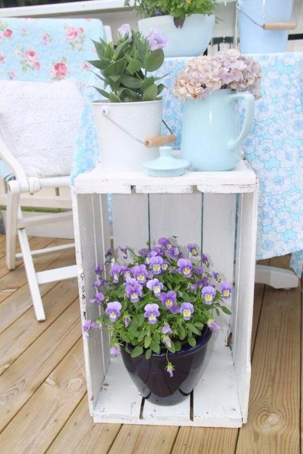 DIY Porch and Patio Ideas - Easy Fruit Crate Porch Décor - Decor Projects and Furniture Tutorials You Can Build for the Outdoors - Lights and Lighting, Mason Jar Crafts, Rocking Ch