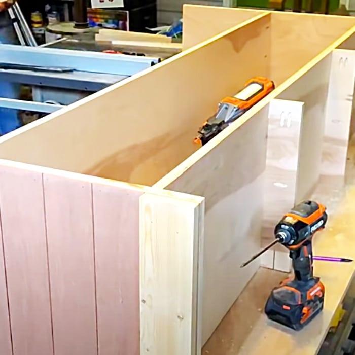 DIY Farmhouse TV Stand - Easy Woodworking Ideas - DIY Farmhouse Furniture - How To Make A TV Stand