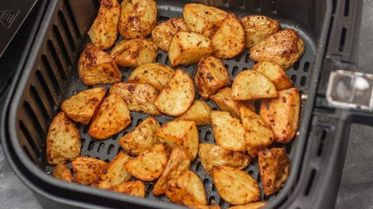 How to Make Crispy Air Fryer Potatoes