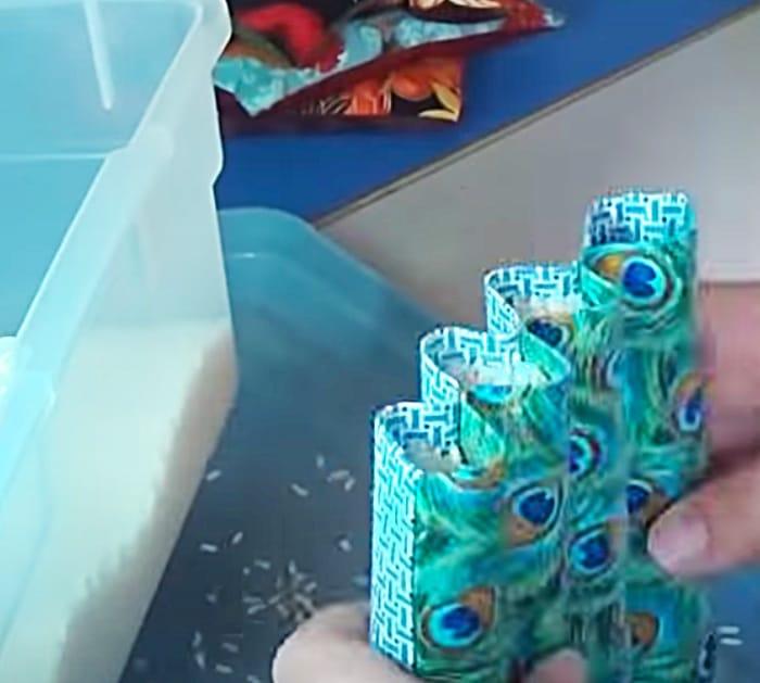 How to make a fabric trivet with rice