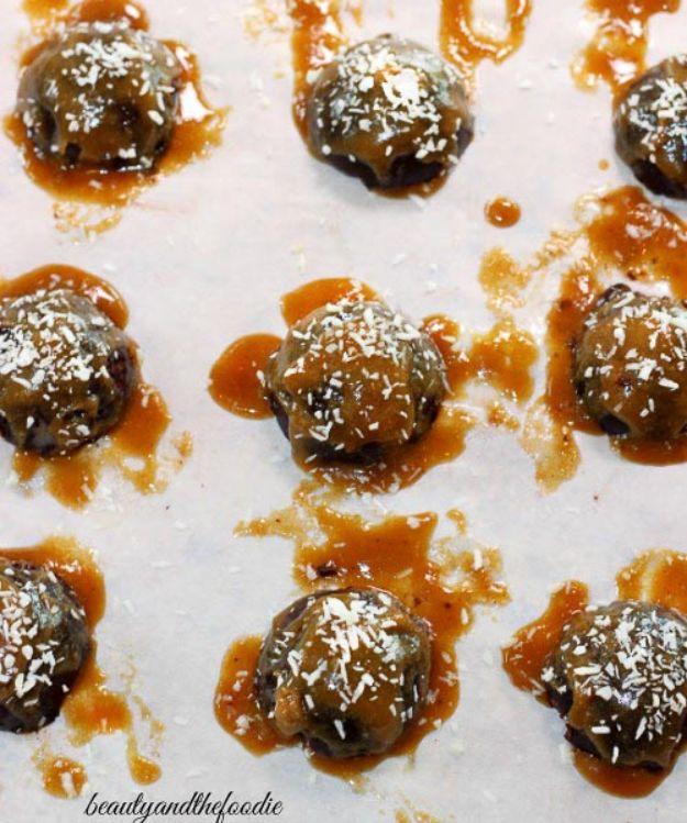 Keto Fat Bombs and Best Ketogenic Recipe Ideas to Make At Home - Samoa Fudge Bombs - Easy Recipes With Peanut Butter, Cream Cheese, Chocolate, Coconut Oil, Coffee low carb fat bomb