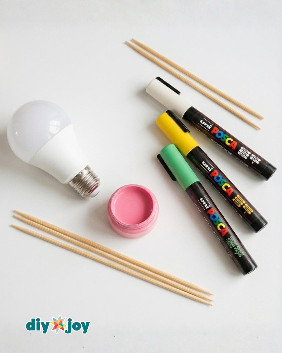Homemade Upcycled Light Bulb Mini Planter — materials for light bulb planter
