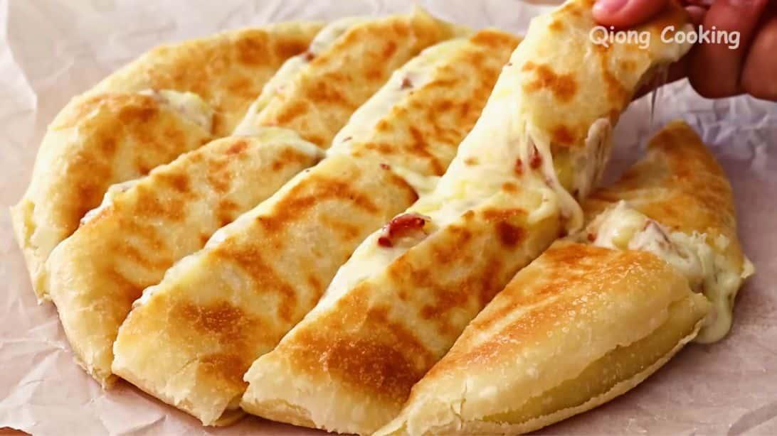10-Minute Cheesy Frying Pan Potato Cake Recipe