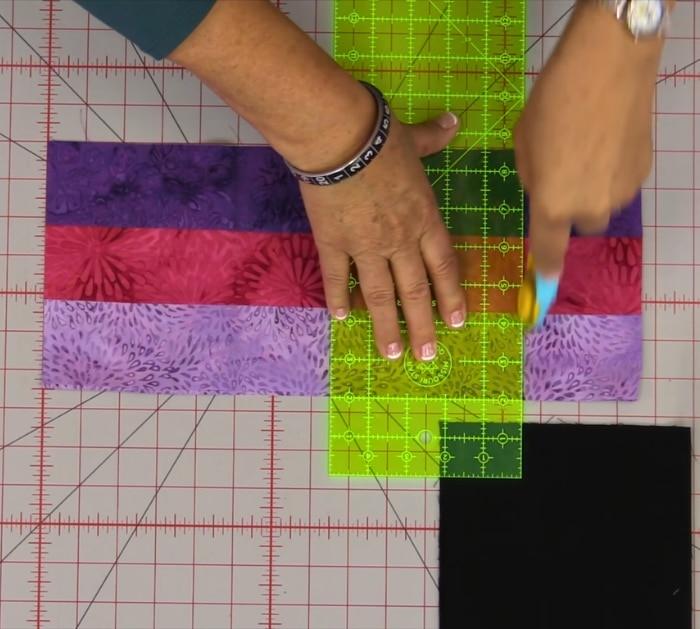 Town Square Quilt Using 2.5-Inch Strips tutorial
