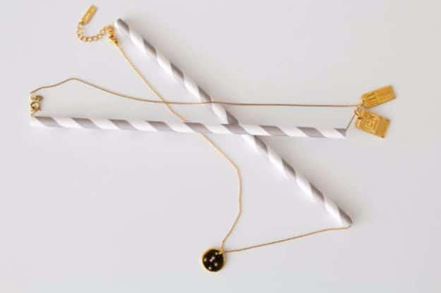 Packing Tips for Travel - Use Straw To Protect Necklaces - Easy Ideas for Packing a Suitcase To Maximize Space - Tricks and Hacks for Folding Clothes, Storing Toiletries, Shampoo a