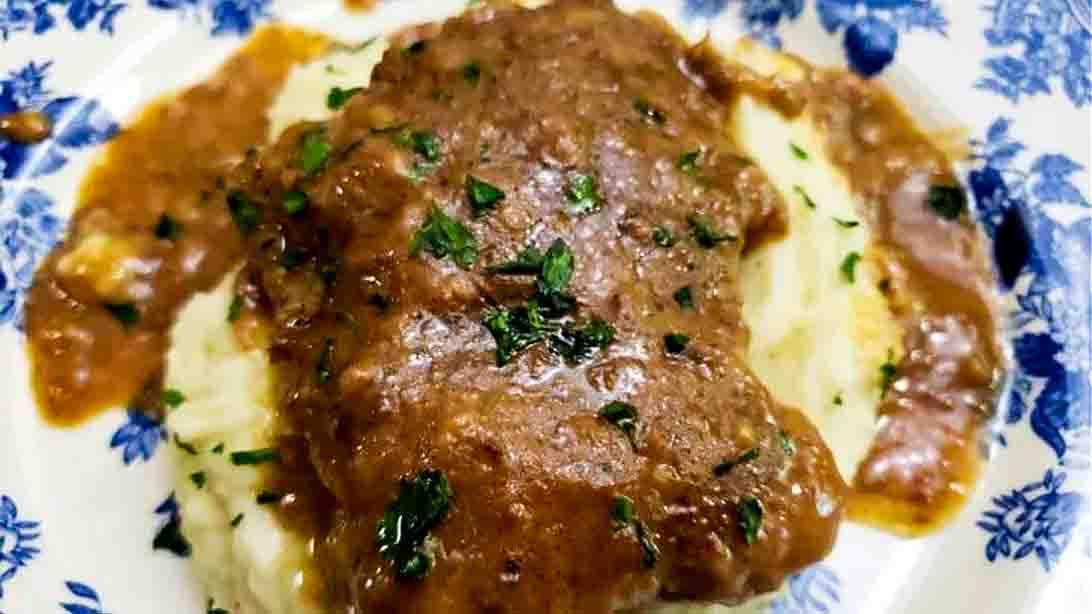 Crockpot Cube Steak and Homemade Gravy