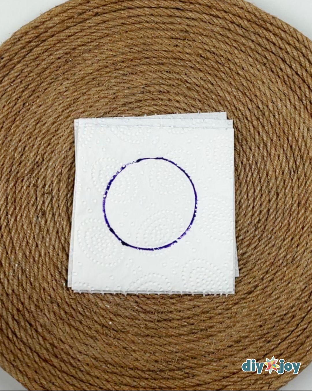 Homemade Toilet Paper Flowers — drawing a circle