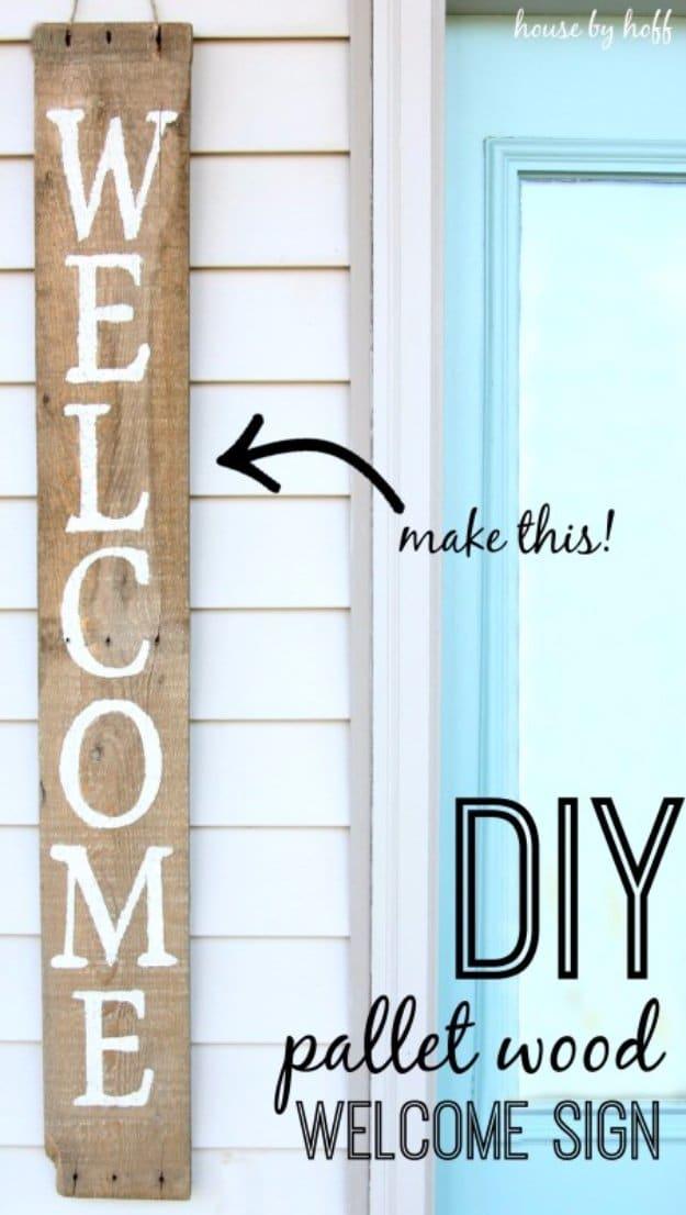 DIY Welcome Pallet Wood Sign, a rustic DIY pallet sign idea for the home and an easy pallet project anyone can build
