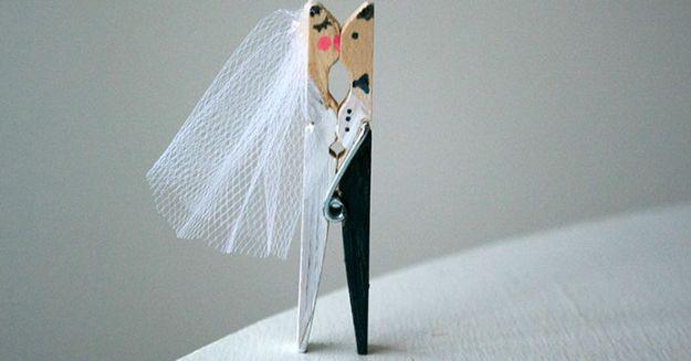 DIY Kissing Clothespin Place Card Holders, a budget friendly alternative to store bought wedding decor