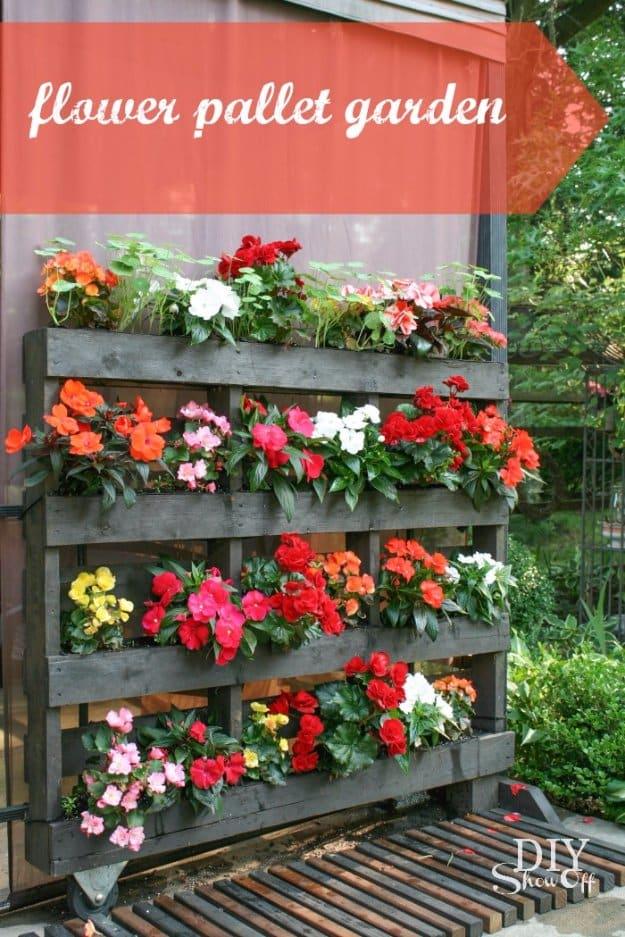 Flower Pallet Garden, an easy weekend project for the yard and a budget friendly way to dress up a flower bed