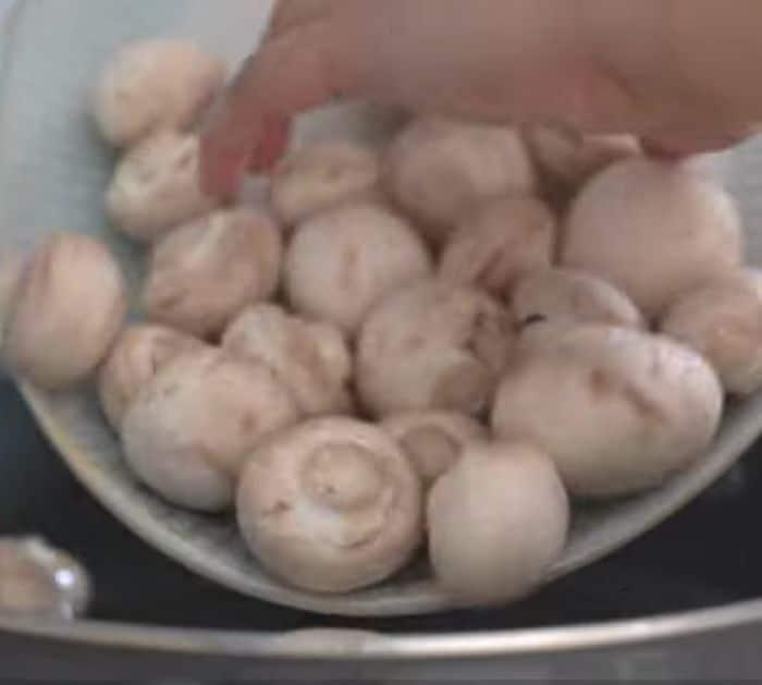 Easy To Make Skillet Garlic Butter Mushroom