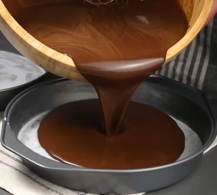 Easy Moist and Fudgy Chocolate Cake Ingredients
