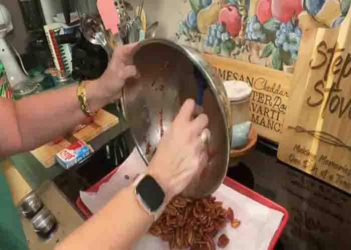 Roasting the strawberry pecans
