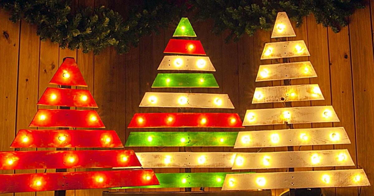 Learn To Make A DIY Pallet Tree With Marquee Lights