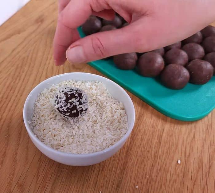 No-Bake Coconut Rum Balls Ingredients