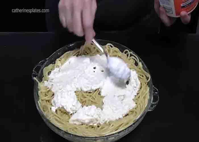 Layering the spaghetti pie