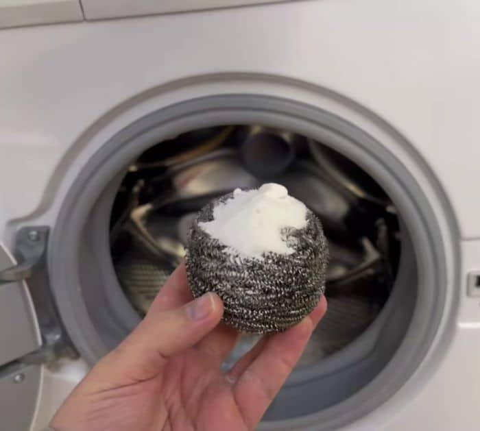 Easy Washing Machine Cleaning Hack