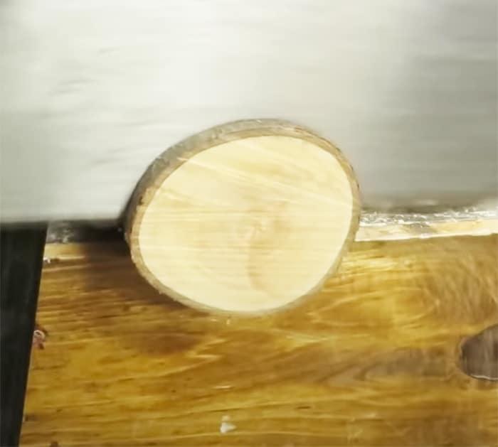 Use Real Wood Branches To Make Snowman - DIY Snowman - Snowman Decor