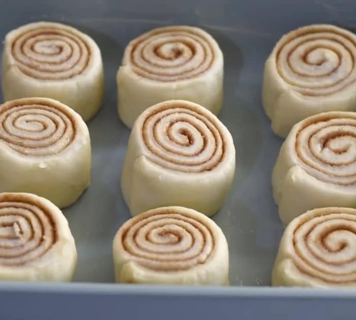 Soft and Fluffy Cinnamon Rolls in 4 Simple Steps Ingredients
