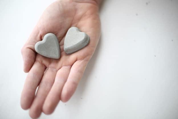 DIY Projects Made With Concrete - Concrete Hearts DIY - Quick and Easy DIY Concrete Crafts - Cheap and creative countertops and ideas for floors, patio and porch decor, tables, pla