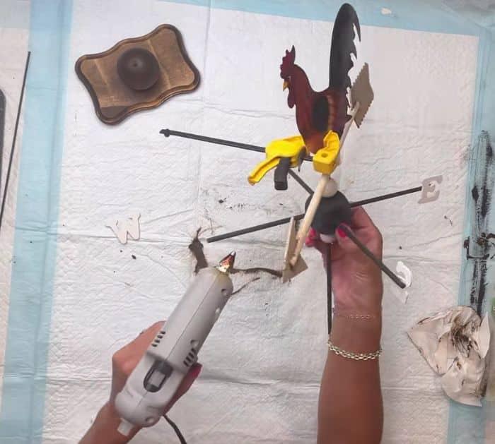 Easy to Make DIY Farmhouse Weathervane Décor