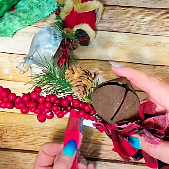 Handmade Christmas Tree - DIY Dollar Tree Christmas Ideas - DIY Holiday Home Decor