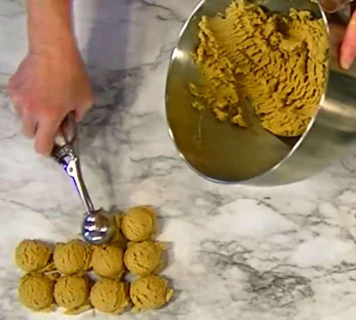 How To Make Peanut Butter Cookies