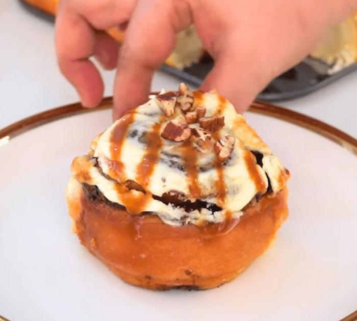 How to Make Caramel Pecan Rolls