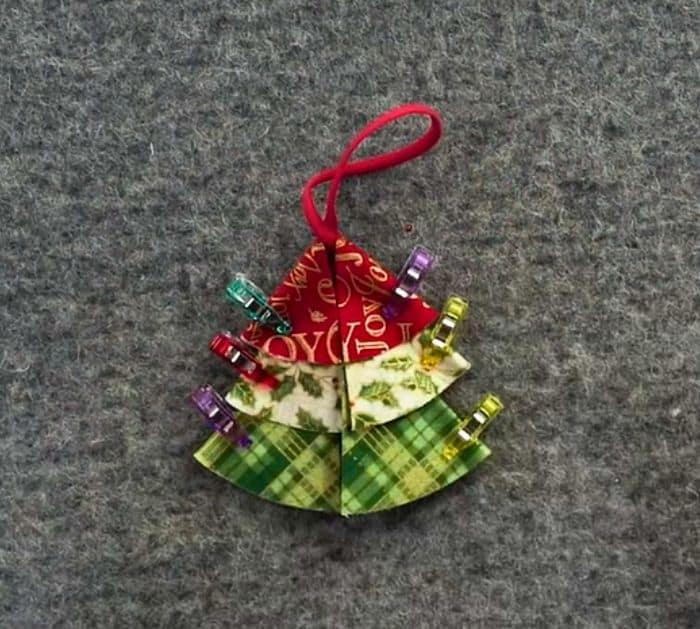 How to Make a Layered Christmas Tree Ornament