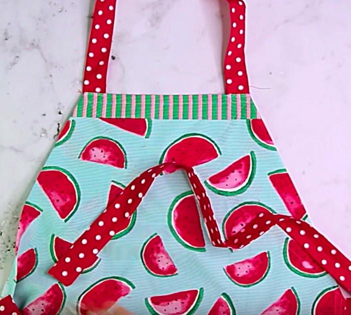 Try sewing a DIY Tea Towel Apron