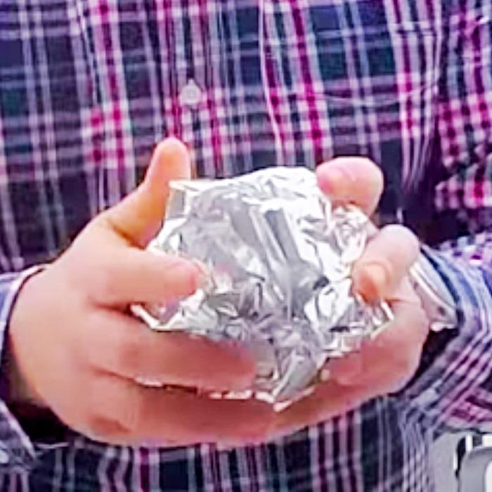 Easy Cleaning Hacks - Outdoor Cleaning - Clean With Foil