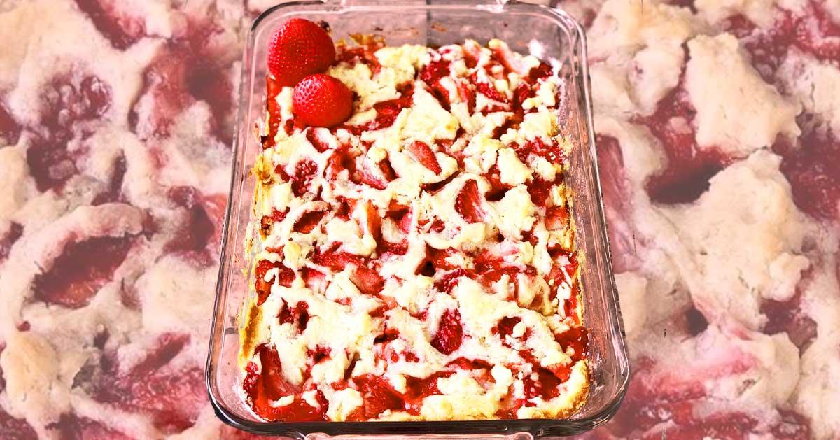 4-Ingredient Strawberry Cheesecake Dump Cake