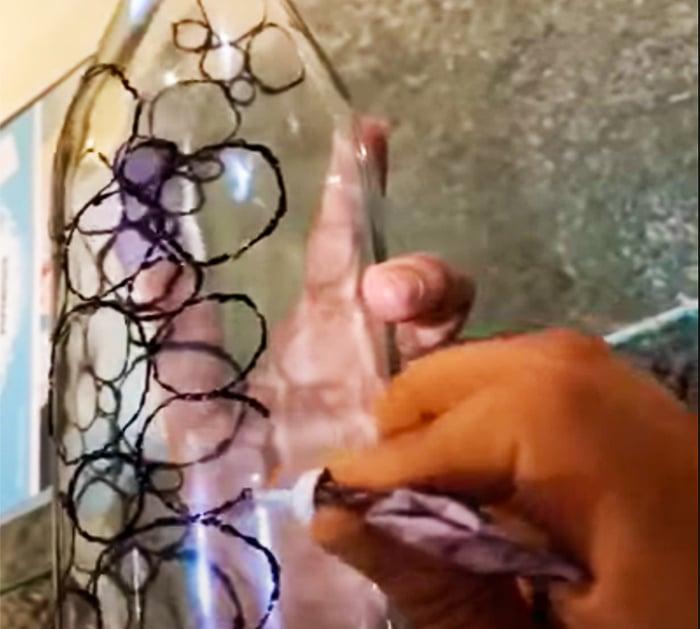 Use Glass Paint Outlier to Make Bottled Art - Stained Bottle Crafts