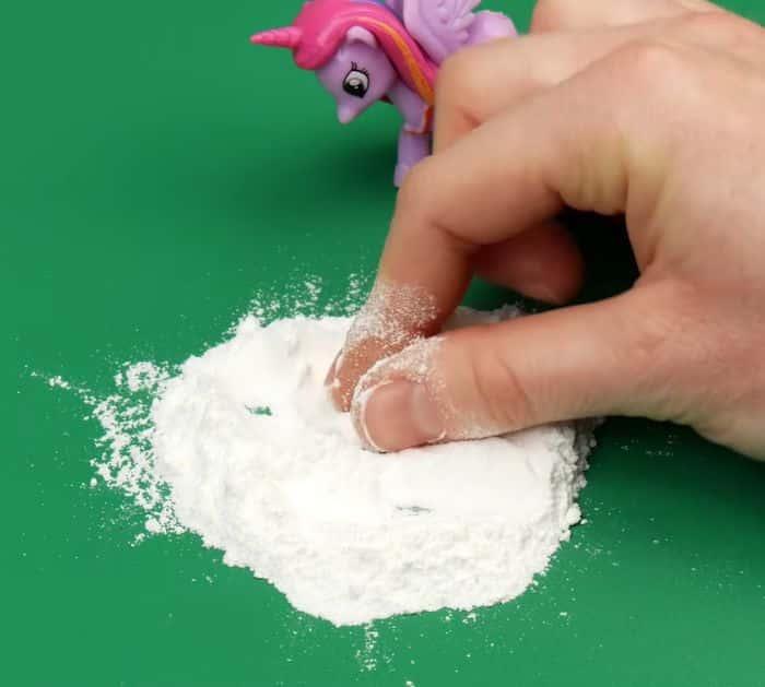 Easy Baking Soda Cleaning Tips and Hacks