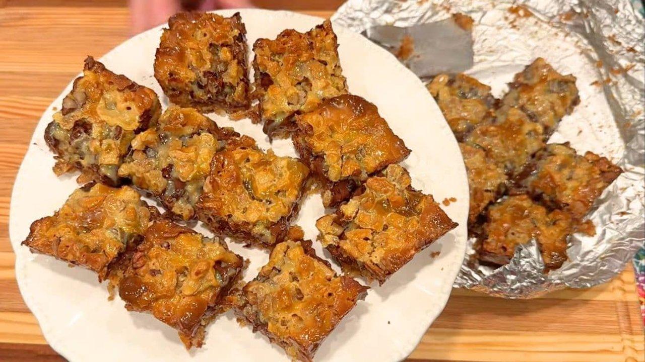 6-Ingredient Hello Dollies Recipe