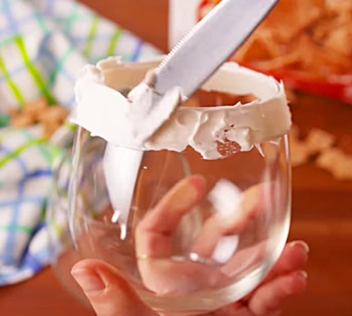 Learn to make a Cinnamon Toast Crunch drink recipe