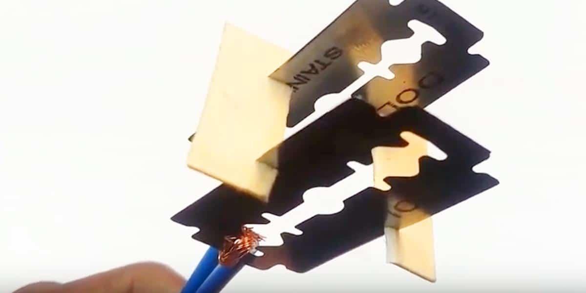 He Wraps A Wire Around A Razor Blade And You’ll Be Shocked When You See What Happens (Watch!)