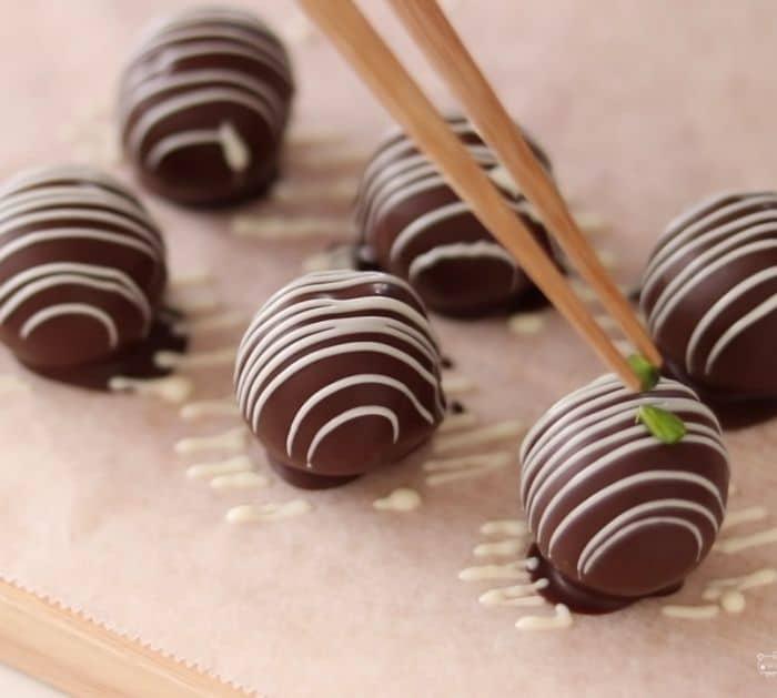 Cheap and easy cream cheese truffle recipe