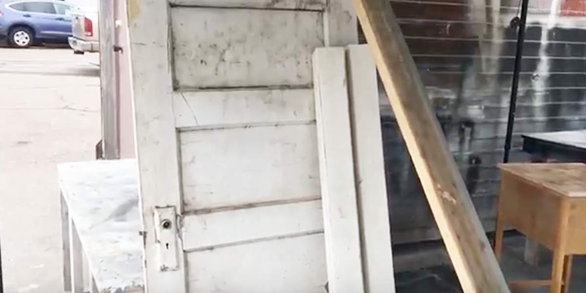 When You See What He Does With This Old Door, You’ll Have To Have One Too!