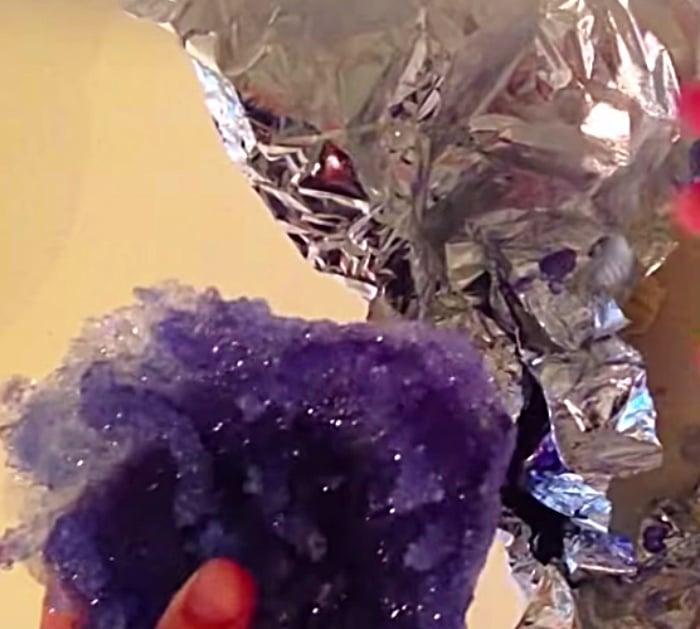 Make colorful edible geodes