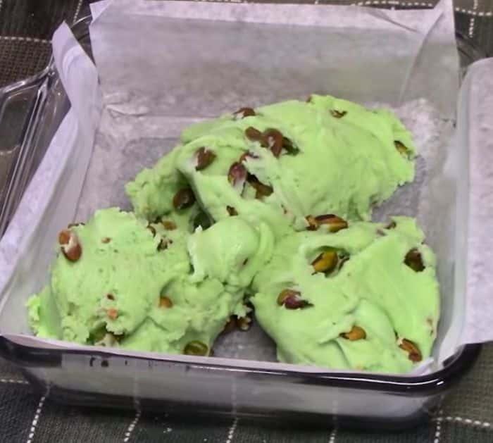 Smooth and Creamy Pistachio Fudge Recipe Instructions