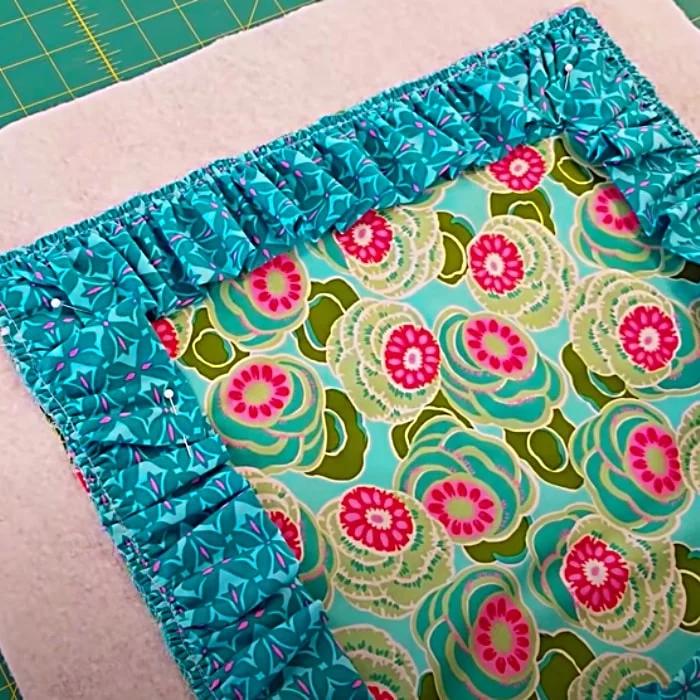 How To make A Ruffled Pillow Sham - Easy Sewing Pattern - Easy Pillow Pattern - How To Sew A Pillow