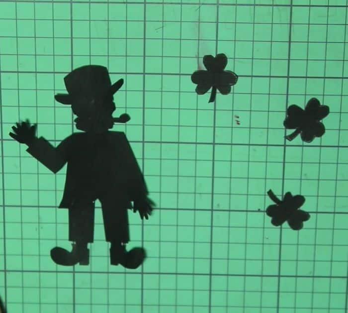 Easy DIY Glowing Leprechaun Mason Jar