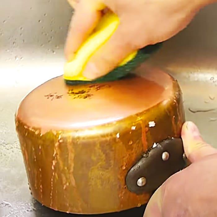 Easy Way To Clean Copper Pots - How To Clean A Copper Pot - Vinegar And Salt Hacks